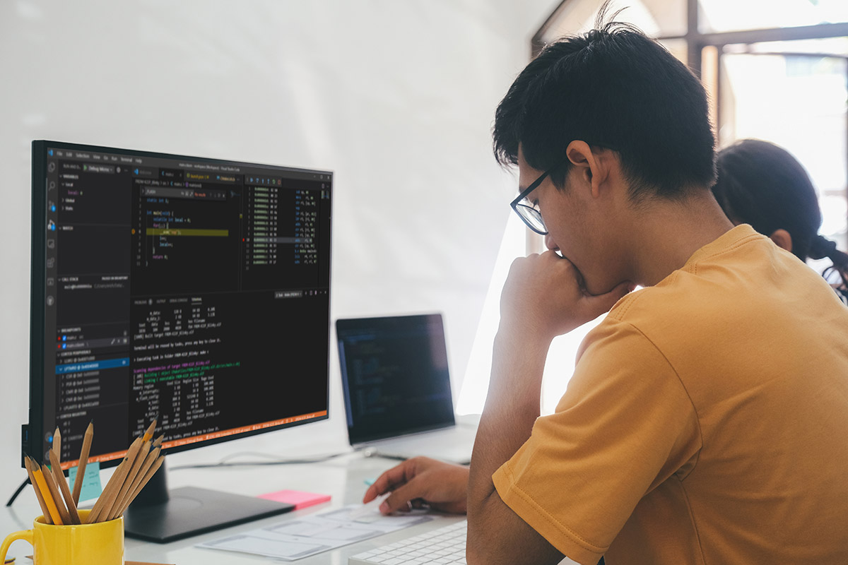 Программист разработка. Китай программирование. ICT Mentorship 2020. Углубление навыков программированию картинки. Programmer photo.