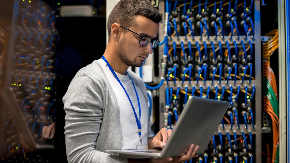 The Pros and Cons of Universal Pay Scale in IT 2